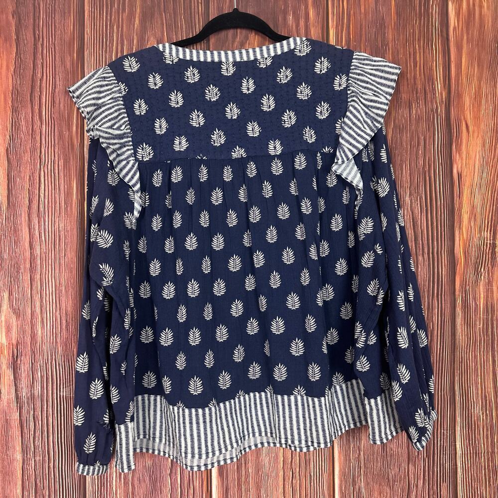 Vineyard Vines Deep Bay Fleur De Leaf Quilted Blouse Top Blue Ruffles Size XL - Picture 4 of 5